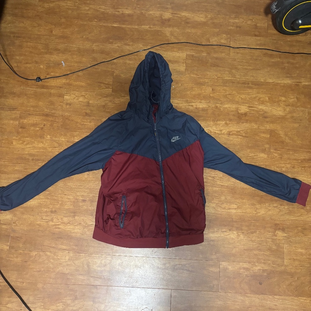 Nike blue and red windbreaker - large